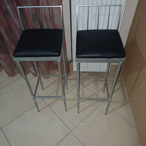 Bar stools set of 2 like new, metal frame with black leather seat