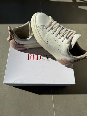 Red Valentino RED(V) маратонки като нови, бели с розови детайли номер 41