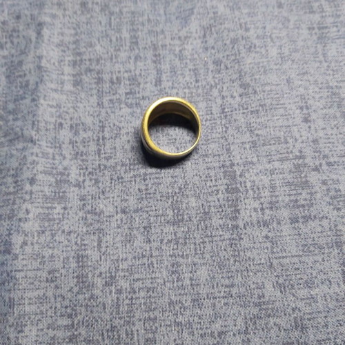Women's silver ring used