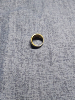 Women's silver ring used
