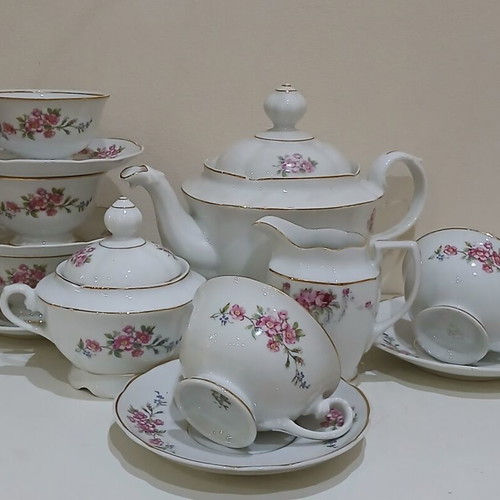 Porcelana Real S. Paulo vintage tea set with 24k gold trim
