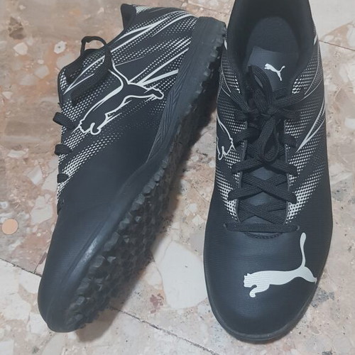Puma football shoes like new, size 44, black
