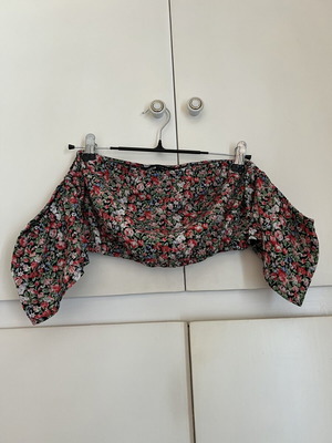 Floral crop top Shein like new, multicolor, off-shoulder
