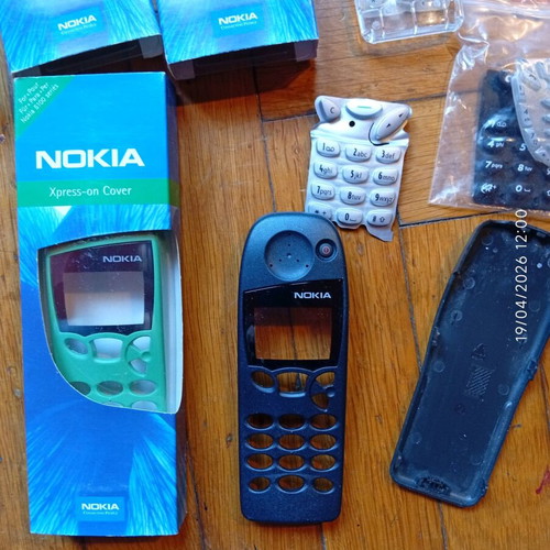 Nokia 5110 front covers pack like new