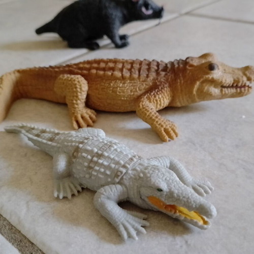Rubber toy set used, 3 pieces (2 crocodiles and 1 rat)