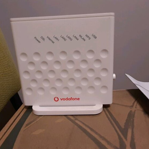 ZTE modem like new with box, cables and manual