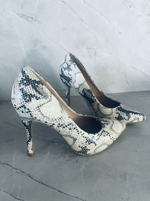 Snake Print Pointed-Toe Heels like new, beige and black, EU 38