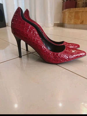 Migato red stiletto pumps new, size 39