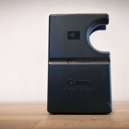 Canon CB-2LSE like new