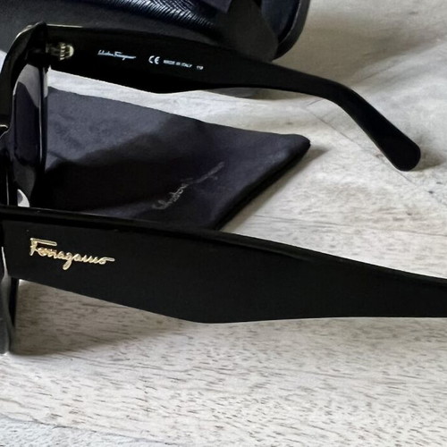 Salvatore Ferragamo Sunglasses like new, black