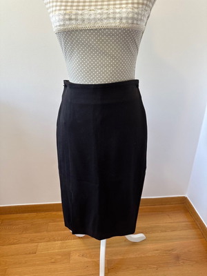 Lynne φούστα midi μαύρη μεταχειρισμένη σε μέγεθος XS