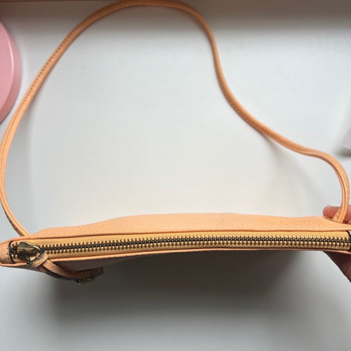 KEM leather shoulder bag in apricot, like new