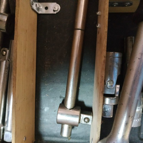 Car Air Impact Wrench used with sockets