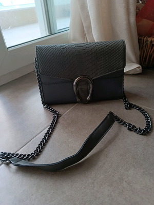 Shoulder envelope bag grey like new with multiple compartments