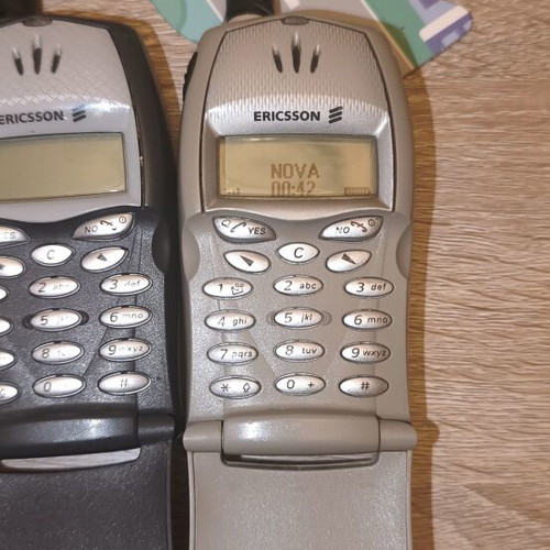 Ericsson T20s collectible phone pack, 2 pieces