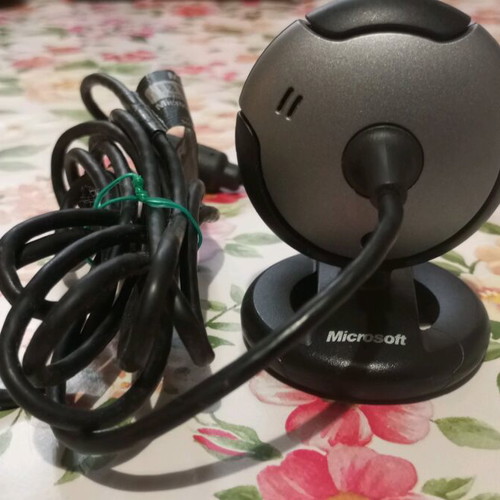 Pack of 2 used webcams Microsoft LifeCam VX-3000 and Logitech QuickCam