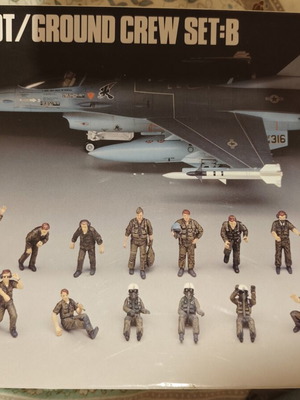 USAF Pilots and Ground Crew Set B 1/48 Scale Hasegawa like new
