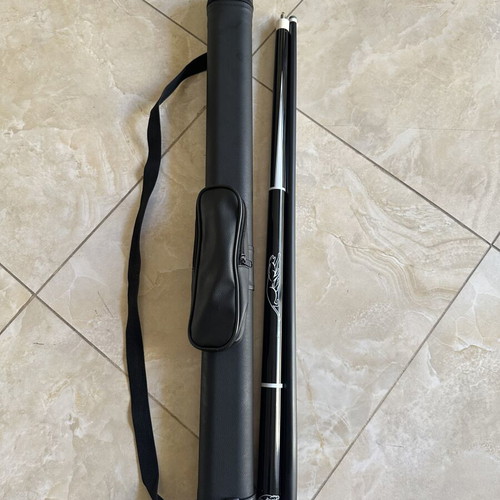 Billiard cue and case, new