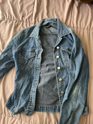 Jean jacket Toi&Moi like new, blue, fits small-medium