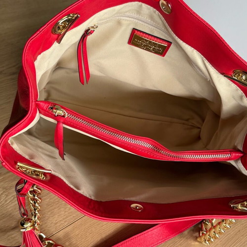 Valentino leather shoulder bag like new, red with dent