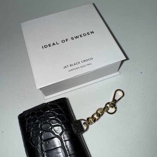 AirPods case new Ideal of Sweden