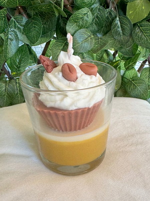 Candle cupcake new in glass container with cookie scent 250 gr