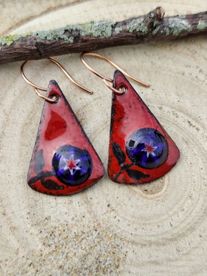 Handmade vintage enameled earrings with Murano glass