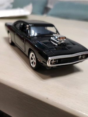 Dodge Charger 1970 1:32 toy car like new with sounds and lights