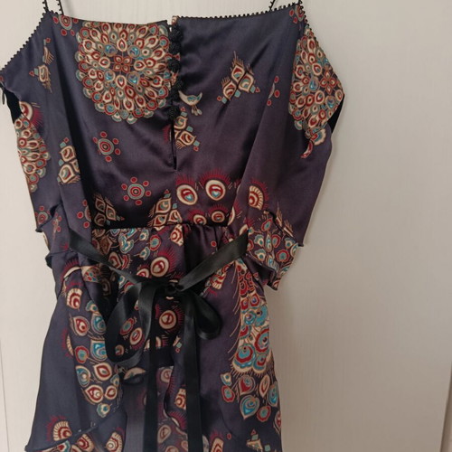 Silk top Betty Blue like new with peacock print