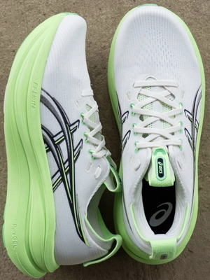 Asics Nimbus 28 αθλητικά καινούργια, νούμερο 44,5, άσπρο και πράσινο