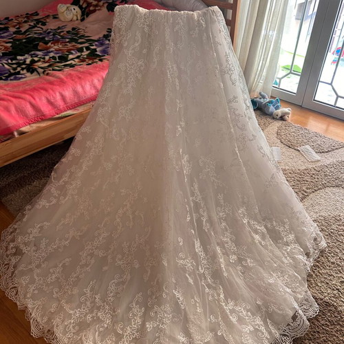 Maggie Sottero wedding dress used, white lace, size 10