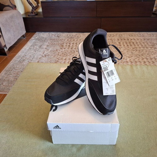 Adidas Run 60s 3.0 sneakers, size 44, black and white