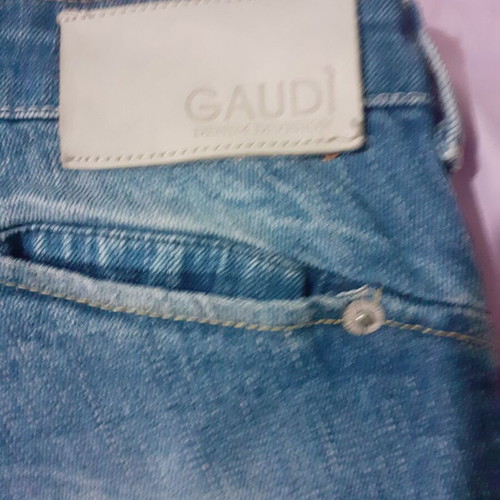 Gaudi denim capri new, blue with zipper and pockets