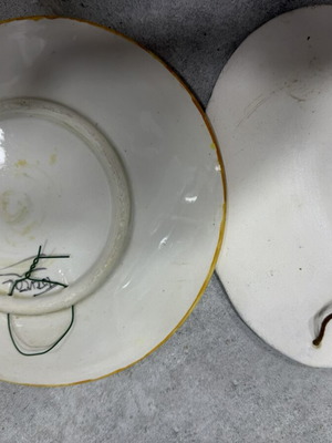 Decorative plates like new