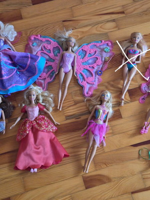 Barbie dolls like new, set or sold separately