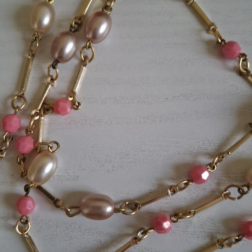Long necklace with white and pink beads used, 90 cm