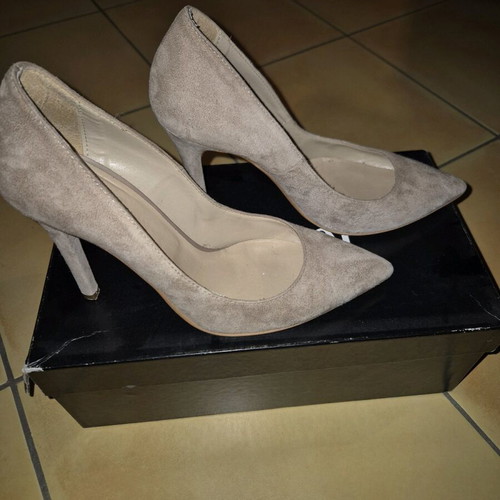 Toi & Moi nude pump size 37 like new