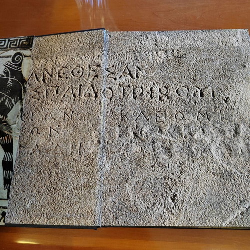 O Marathon And The Archaeological Museum Book like new, history