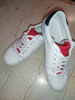 Zara men's leather white sneakers like new with red tongue