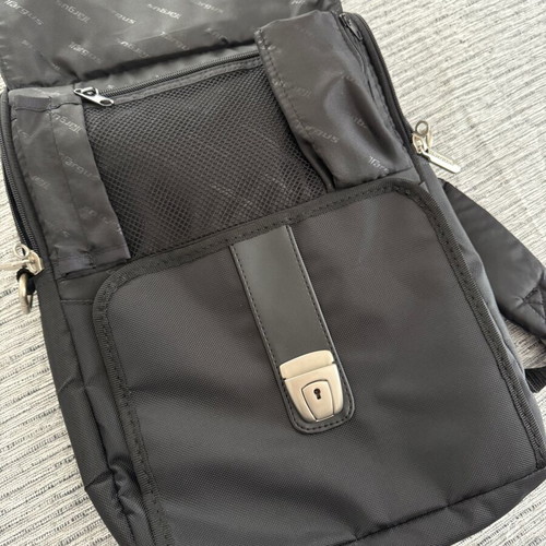 Targus backpack small, like new, black