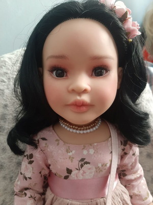 Paola Reina doll with joints, like new, vanilla scent, 58 cm, with bag gift