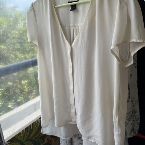 Women's clothing set Large size, like new, includes floral dress and shirts