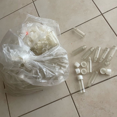 Small plastic bottles like new, pack of about 100 pieces