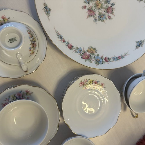 Hutschenreuther porcelain set with 6 coffee cups and serving platter new