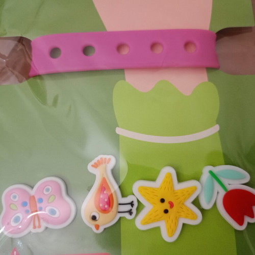 Goody's Junior bracelet set with cute pins, new