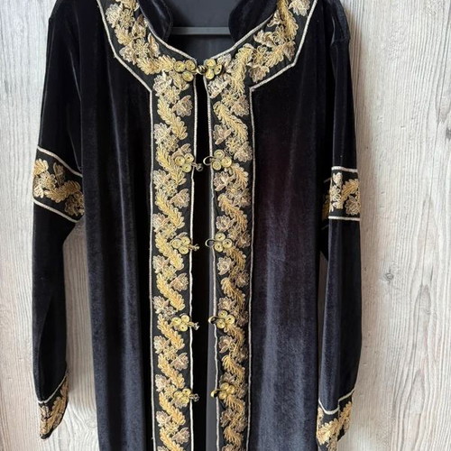 Nidodileda velvet coat one size, new, black with embroidery