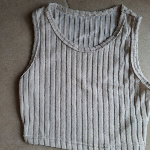 Shein set new, sleeveless crop top and beige pants
