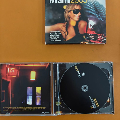 CD Azuli Presents: Miami 2005 (2CD) like new, electronic music