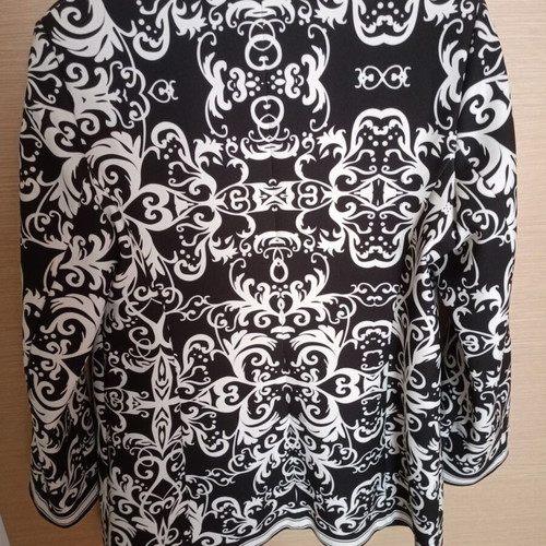 Camelot women's jacket like new, black and white