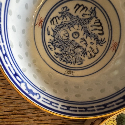 Chinese bowls set of 3 like new